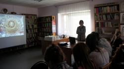 Сотрудники Межпоселенческой библиотеки проводят Час искусства "Сударыня Масленица" для читателей Светогорской городской библиотеки